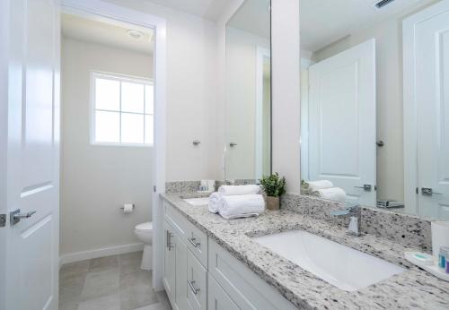 Luxury 3BR home with Mario Bros Room Near Disney - image 11
