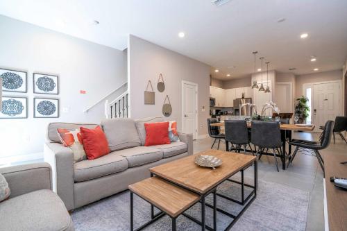 Modern Chic Home Mickey and Toy Story Rooms - image 10