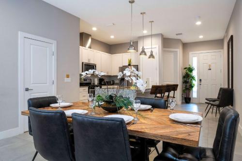 Modern Chic Home Mickey and Toy Story Rooms - image 7