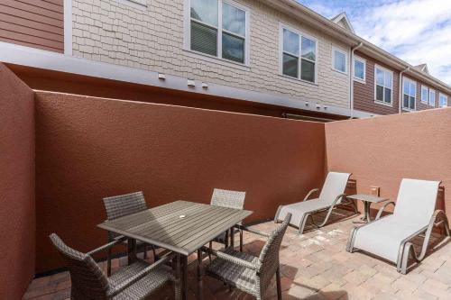 Chic 4 Bedroom at Summerville Minutes from Disney - image 6