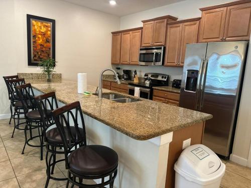 Home 4Bed in Storey Lake with Private Pool in Hunters Creek