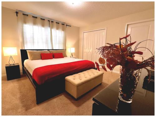 Home 4Bed in Storey Lake with Private Pool - image 11