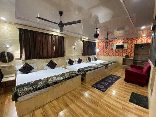 Hotel Young Mamta in Srinagar