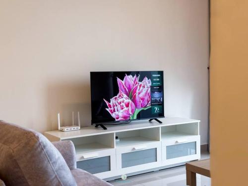 Cozy 4B2B for 8 pax - 15 min to Lotus's Mall Kajang Cozy 4B2B for 8 pax - 15 min to Lotus's Mall Kajang