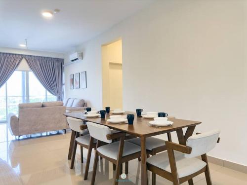 Cozy 4B2B for 8 pax - 15 min to Lotus's Mall Kajang Cozy 4B2B for 8 pax - 15 min to Lotus's Mall Kajang