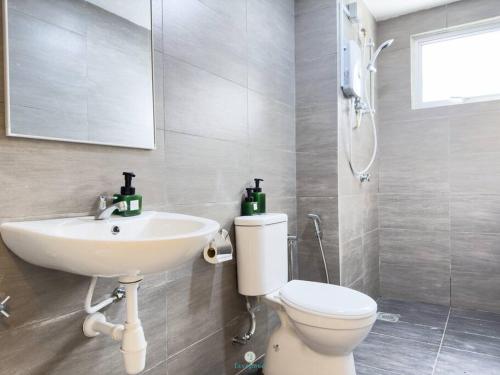 Cozy 4B2B for 8 pax - 15 min to Lotus's Mall Kajang Cozy 4B2B for 8 pax - 15 min to Lotus's Mall Kajang