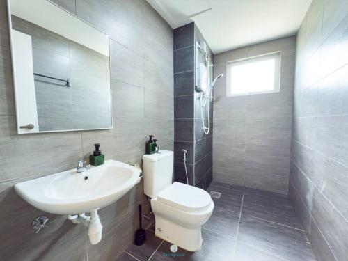 Cozy 4B2B for 8 pax - 15 min to Lotus's Mall Kajang Cozy 4B2B for 8 pax - 15 min to Lotus's Mall Kajang