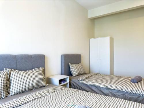 Kajang - 4B2B for 8 pax - 15 min to Lotus's Mall Kuala Lumpur 