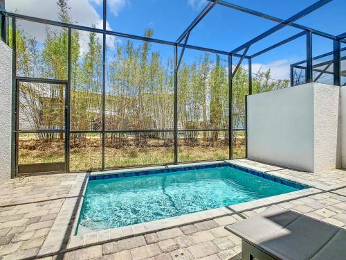 5BR 4BA Retreat w Pool Near Disney and Universal in Davenport, USA