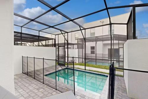 5BR Villa w Private Pool Near Disney and Universal in Davenport, USA