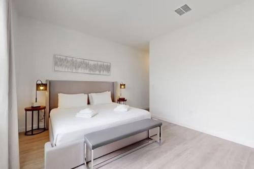 5BR Villa w Private Pool Near Disney and Universal in Davenport, USA