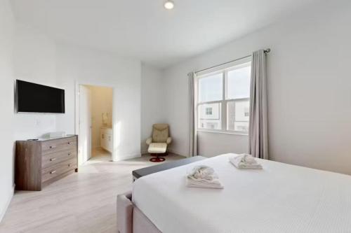 5BR Villa w Private Pool Near Disney and Universal in Davenport, USA