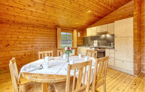 ห้องครัว, Cozy Home In Masserberg With Wifi in มาสเซอร์แบร์ก