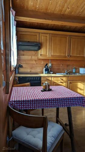 設施, Übernachten in Blockhaus (Ubernachten in Blockhaus) in 埃希