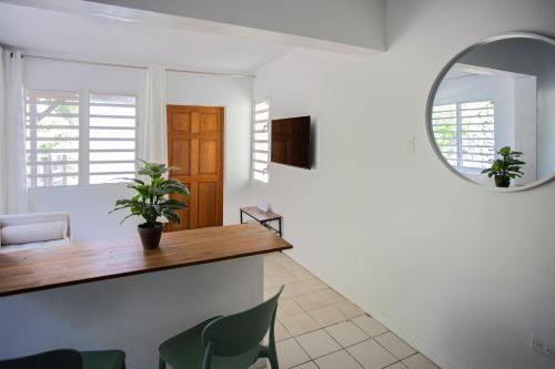 館内設備, Cozy Cottage 1 bedroom with Stunning Views in ケイ ベイ