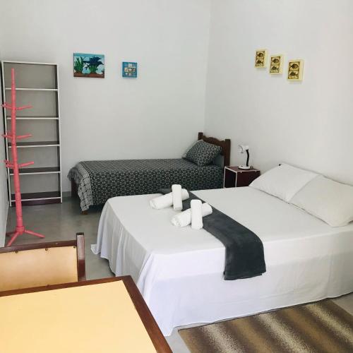 1 double bed, 1 twin bed