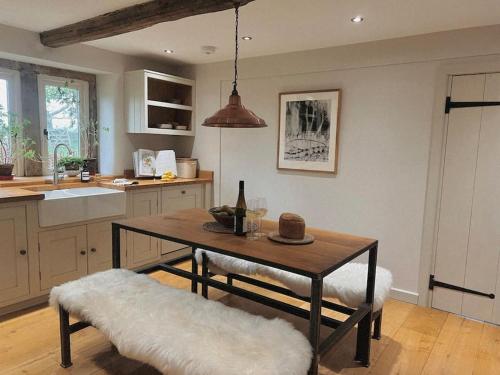 Primrose cottage in Great Hucklow