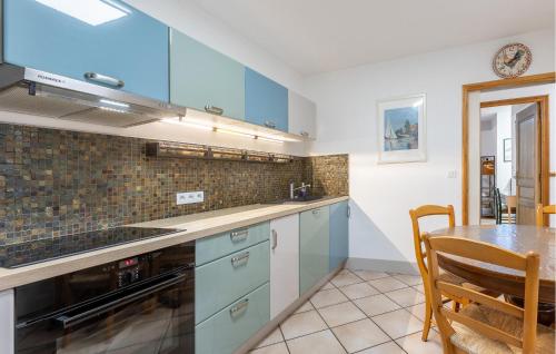 virtuve, Gorgeous Home In Montady in Montady