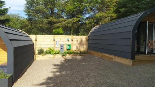 Градина, little peru luxury pods and alpaca farm in South Carrick