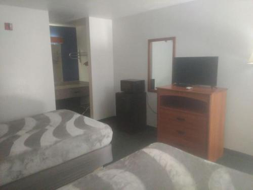 Hotel 2 Double Beds Studio 106 Hot tub in Livingston, USA