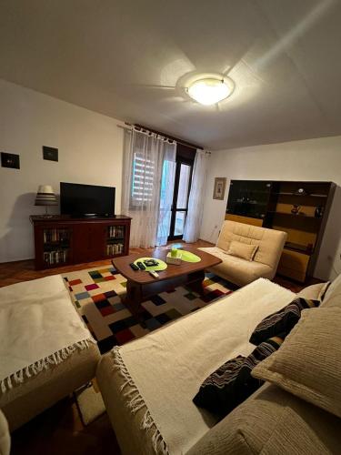 B&M apartman
