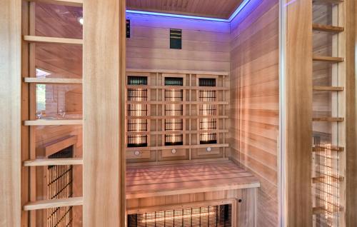 Aktivitātes, Pet Friendly Home In Sveti Urban With Sauna in Robadje