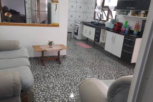 Casa com Piscina no Bairro do Cercado in Sarapui (Sao Paulo)