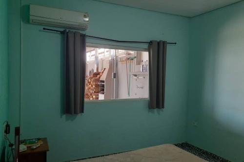 Casa com Piscina no Bairro do Cercado in Sarapui (Sao Paulo)