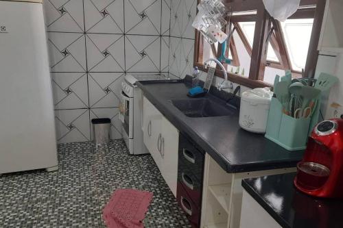 Konyha, Casa com Piscina no Bairro do Cercado in Sarapui (Sao Paulo)