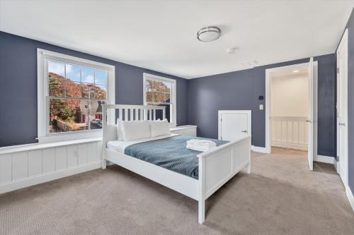 The Madeline - Waterfront Stay with Dock & Fire Pit The Madeline - Waterfront Stay with Dock & Fire Pit