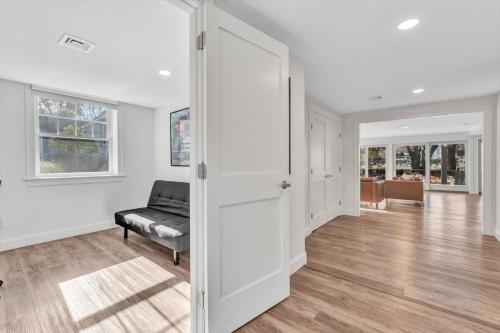 The Madeline - Waterfront Stay with Dock & Fire Pit The Madeline - Waterfront Stay with Dock & Fire Pit