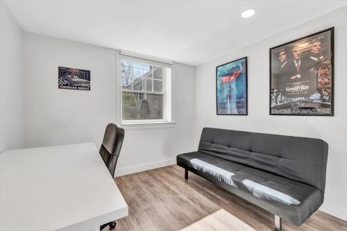 The Madeline - Waterfront Stay with Dock & Fire Pit The Madeline - Waterfront Stay with Dock & Fire Pit