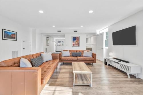 The Madeline - Waterfront Stay with Dock & Fire Pit The Madeline - Waterfront Stay with Dock & Fire Pit