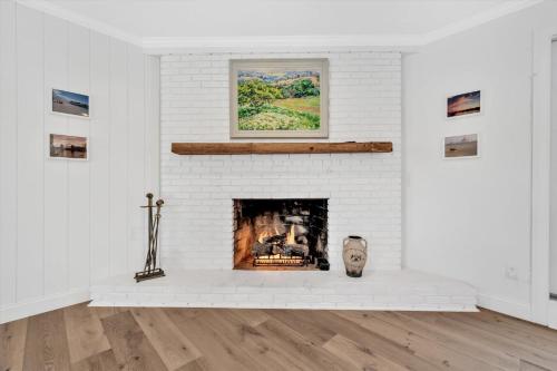 The Madeline - Waterfront Stay with Dock & Fire Pit The Madeline - Waterfront Stay with Dock & Fire Pit