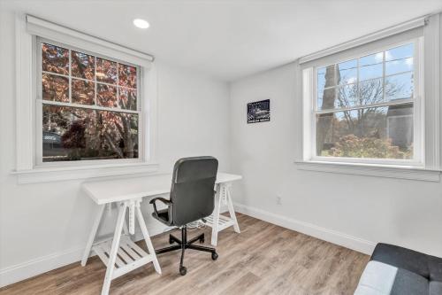 The Madeline - Waterfront Stay with Dock & Fire Pit The Madeline - Waterfront Stay with Dock & Fire Pit