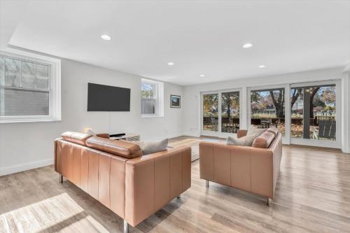 The Madeline - Waterfront Stay with Dock & Fire Pit The Madeline - Waterfront Stay with Dock & Fire Pit