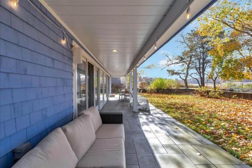 The Madeline - Waterfront Stay with Dock & Fire Pit The Madeline - Waterfront Stay with Dock & Fire Pit