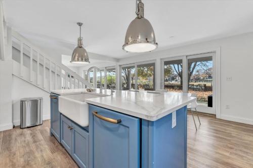 The Madeline - Waterfront Stay with Dock & Fire Pit The Madeline - Waterfront Stay with Dock & Fire Pit