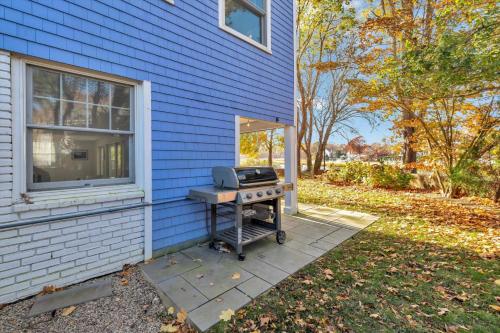 The Madeline - Waterfront Stay with Dock & Fire Pit The Madeline - Waterfront Stay with Dock & Fire Pit