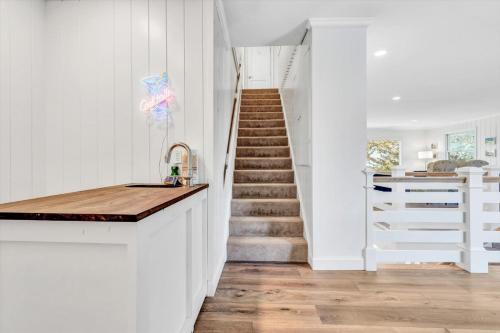 The Madeline - Waterfront Stay with Dock & Fire Pit The Madeline - Waterfront Stay with Dock & Fire Pit