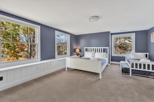 The Madeline - Waterfront Stay with Dock & Fire Pit The Madeline - Waterfront Stay with Dock & Fire Pit