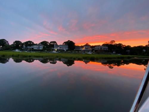 The Madeline - Waterfront Stay with Dock & Fire Pit The Madeline - Waterfront Stay with Dock & Fire Pit