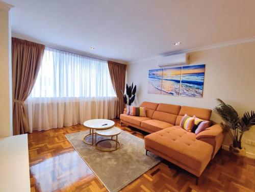 Wisma Cosway Newly reno 14pax 2mins Pavilion KLCC Bukit Bintang, Kuala Lumpur