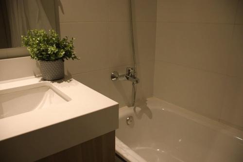 HOM I Espectacular Depto 2D2B 4 PAX Las Condes