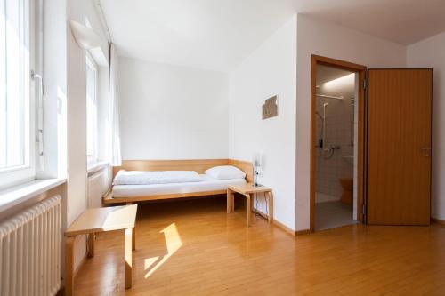 2 twin beds