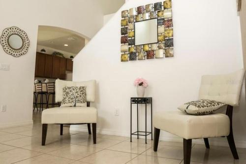 Beautiful Vacation Home w Disney, Pool in Kissimmee, USA
