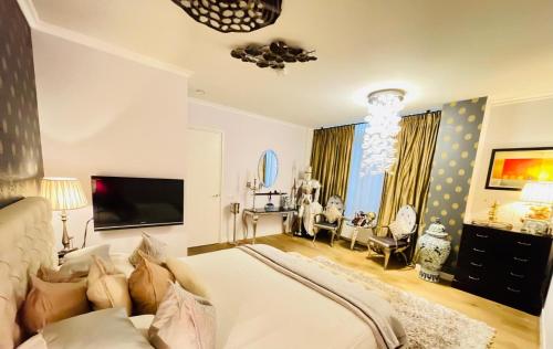 Luxury City Center apartment with Canal view 1 kingsize bed and 1 sleeping sofa, Ámsterdam (foto 3)