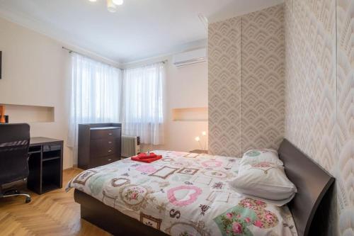 Very Central & Aristocratic 2 Bedroom Apartment with Air conditioning, Sofia (Foto 6)
