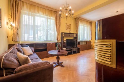 Very Central & Aristocratic 2 Bedroom Apartment with Air conditioning, Sofia (Foto 9)