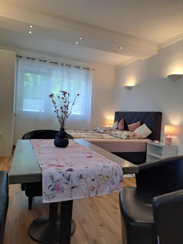 Vila Ema Apartments and Rooms - image 4